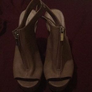 Chinese & Laundry Wedge shoes